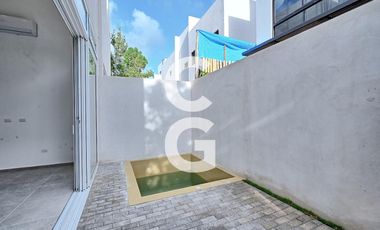 Casa en Venta en Cancún en Residencial Vía Cumbres con 4 Recámaras