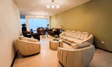 Casa en Venta Frente al Parque