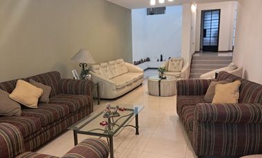 Casa en Venta Frente al Parque