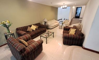 Casa en Venta Frente al Parque