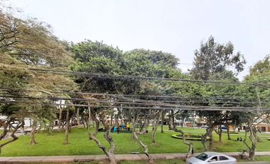 Casa en Venta Frente al Parque