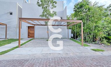 Casa en Venta en Cancun en Residencial Via Cumbres con Excelentes Amenidades