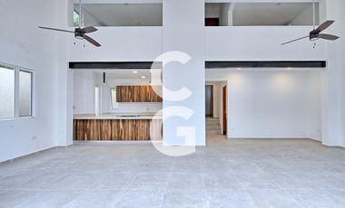 Casa en Venta en Cancun en Residencial Via Cumbres con Excelentes Amenidades