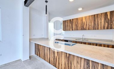 Casa en Venta en Cancun en Residencial Via Cumbres con Excelentes Amenidades