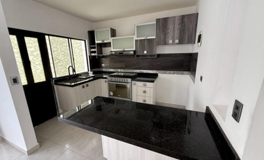 VENDO CASA EN FRACC. RANCHO SANTA MONICA, AGUASCALIENTES CERCA CENTRO COMERCIAL EL DORADO