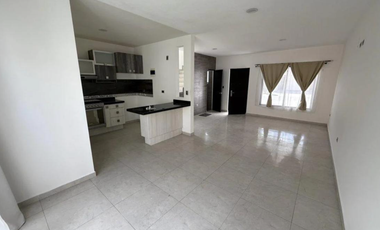 VENDO CASA EN FRACC. RANCHO SANTA MONICA, AGUASCALIENTES CERCA CENTRO COMERCIAL EL DORADO