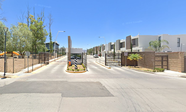 VENDO CASA EN FRACC. RANCHO SANTA MONICA, AGUASCALIENTES CERCA CENTRO COMERCIAL EL DORADO