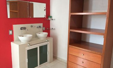 CASA EN RENTA CON 4 HABITACIONES EN VALLE DE LA HACIENDA TOLUCA