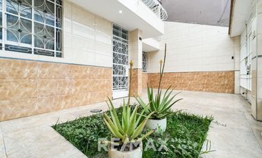 Se Vende Hermosa Casa En San Juan De Lurigancho