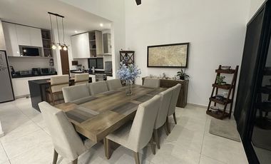 Casa en Venta, Privada Gran Valle Cholul, 3 habitaciones + cuarto de servicio