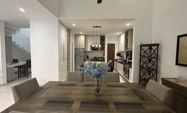 Casa en Venta, Privada Gran Valle Cholul, 3 habitaciones + cuarto de servicio