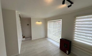 ¡Oportunidad en Valdivia!  Casa Independiente de 2 Pisos en Excelente Estado – 3D/2B + Estacionamiento + Bodega