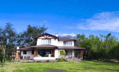 🏡 ¡Vive en Cotacachi, rodeado de naturaleza en tu nuevo hogar! 🌿✨ Live in Cotacachi surrounded by nature in your new home! 🌿