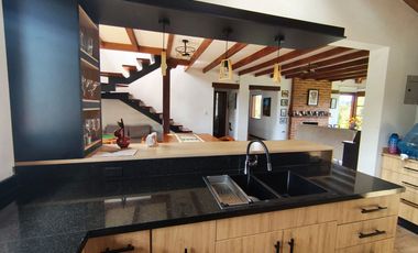 🏡 ¡Vive en Cotacachi, rodeado de naturaleza en tu nuevo hogar! 🌿✨ Live in Cotacachi surrounded by nature in your new home! 🌿