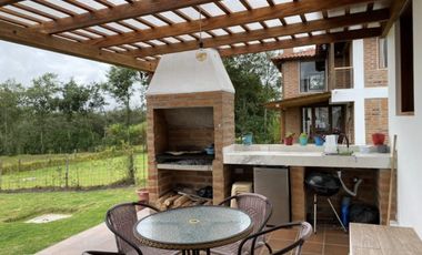 🏡 ¡Vive en Cotacachi, rodeado de naturaleza en tu nuevo hogar! 🌿✨ Live in Cotacachi surrounded by nature in your new home! 🌿