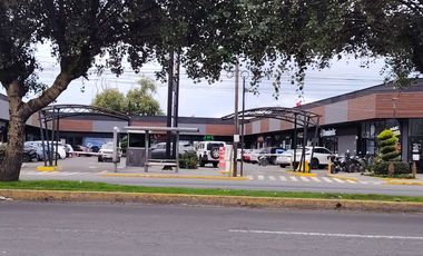 Local en renta. Metepec, Edo. Mex. Plaza Portal del Sol.