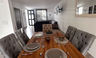 RENTA DE CASA AMUEBLADA  EN LOMBARDIA CASA CLUB CON ALBERCA