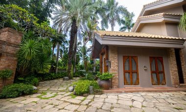 FOR SALE/RENT Corner 4BR House with Pool in Ayala Alabang Village, Muntinlupa - RH154