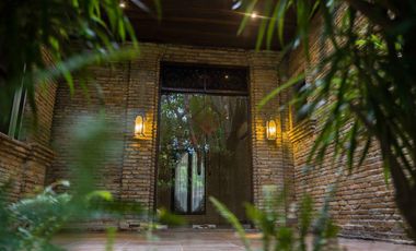 FOR SALE/RENT Corner 4BR House with Pool in Ayala Alabang Village, Muntinlupa - RH154