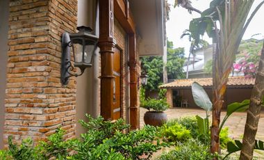 FOR SALE/RENT Corner 4BR House with Pool in Ayala Alabang Village, Muntinlupa - RH154