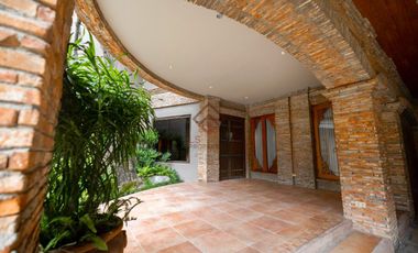 FOR SALE/RENT Corner 4BR House with Pool in Ayala Alabang Village, Muntinlupa - RH154