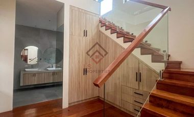 FOR SALE Modern 3-Storey House with Pool in Ayala Alabang Village, Muntinlupa - SH128