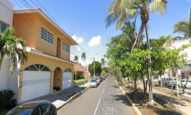 CASA EN VENTA UBICADA EN , BLVR DEL MAR , COSTA DE ORO , VERACRUZ