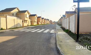 Sin Comisión, Casa en nuevo condominio en Valle Grande