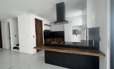 VENTA CASA BOSQUES DE SAN ISIDRO, COTO MAESTRANZA EN ZAPOPAN; JALISCO.