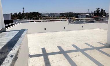 VENTA CASA BOSQUES DE SAN ISIDRO, COTO MAESTRANZA EN ZAPOPAN; JALISCO.