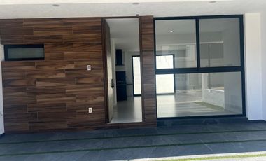 VENTA CASA BOSQUES DE SAN ISIDRO, COTO MAESTRANZA EN ZAPOPAN; JALISCO.