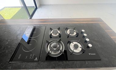 VENTA CASA BOSQUES DE SAN ISIDRO, COTO MAESTRANZA EN ZAPOPAN; JALISCO.