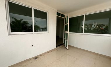 Inmueble versátil: bodega, oficina o local en planta baja y casa en planta alta