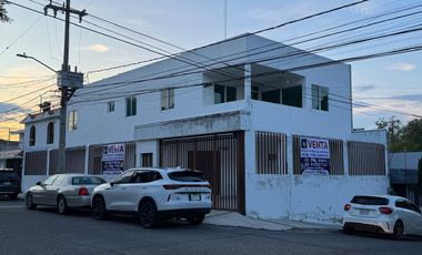 Inmueble versátil: bodega, oficina o local en planta baja y casa en planta alta