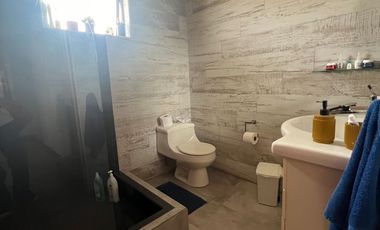 CASA FAMILIAR EN SECTOR CENTRO SUR