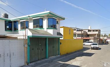 CASA EN VENTA EN JARDINES DE LA HACIENDA CERCA DE MERCADO DEL CARMEN CUAUTITLAN