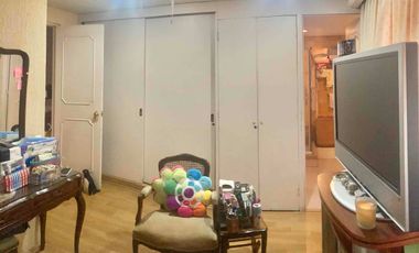 CASA EN UNA EXCELENTE UBICACIÓN EN CALLE CERRADA CON VIGILANCIA 24HRS.