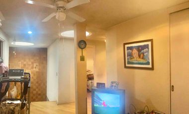 CASA EN UNA EXCELENTE UBICACIÓN EN CALLE CERRADA CON VIGILANCIA 24HRS.