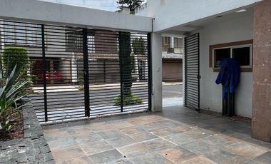 Venta de casa Moderna con gran Terraza en Ampl. Sinatel.