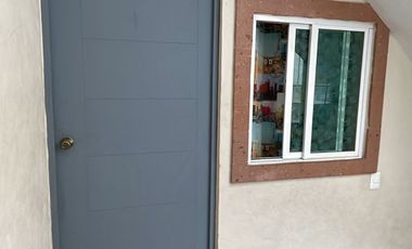 Venta de casa Moderna con gran Terraza en Ampl. Sinatel.