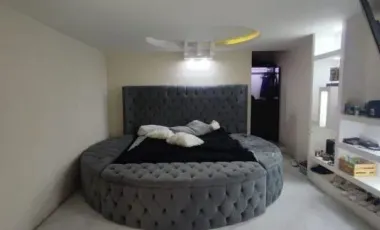 Venta de casa Moderna con gran Terraza en Ampl. Sinatel.