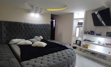 Venta de casa Moderna con gran Terraza en Ampl. Sinatel.