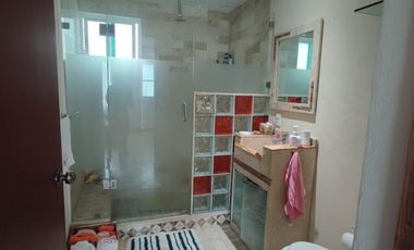 Venta de casa Moderna con gran Terraza en Ampl. Sinatel.