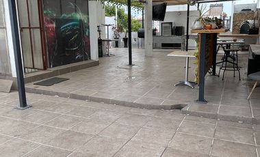 Venta de casa Moderna con gran Terraza en Ampl. Sinatel.