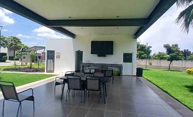 Amplia casa en renta en Arboreto Residencial Verde