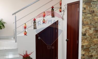 Casa en Venta en El Retorno-Calle Princesa Paccha