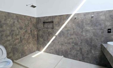 Casa en venta dentro de privada  Residencial Royal Campestre 200 mts2