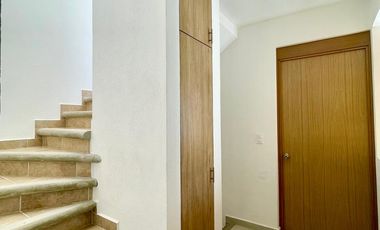 CASA EN VENTA ESTILO MODERNO EN TLAYACAPAN  