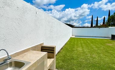 CASA EN VENTA ESTILO MODERNO EN TLAYACAPAN  