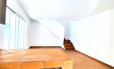 CASA EN VENTA CON ALBERCA EN RESIDENCIAL EXCLUSIVO EN TLAYACAPAN, MOR.